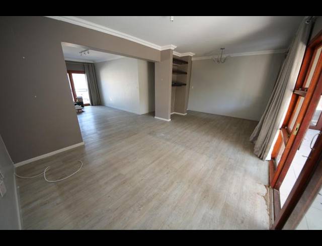 2 BEDROOM APARTMENT FOR SALE IN DUNKELD WEST